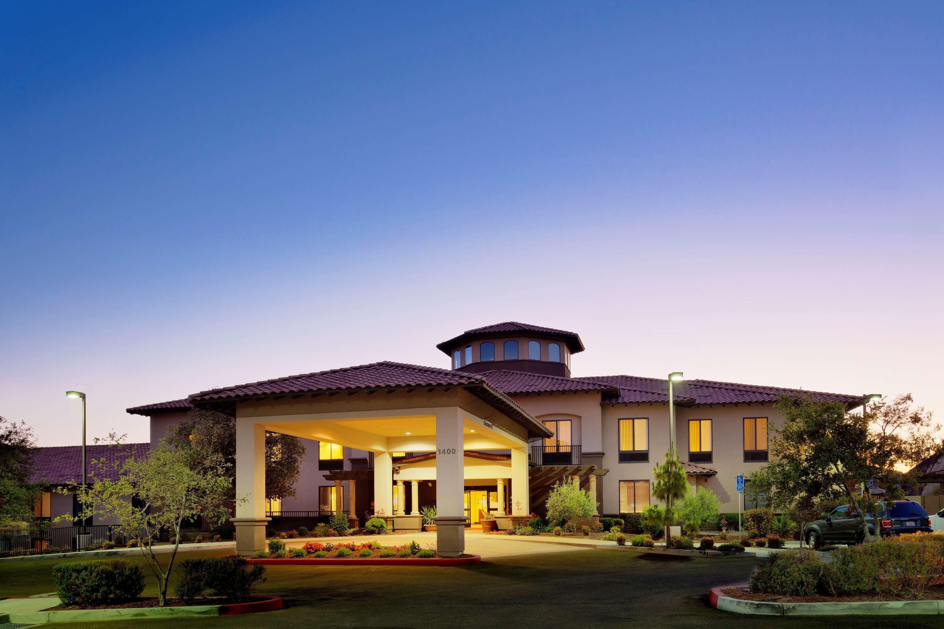 Hampton Inn & Suites Arroyo Grande Exterior photo